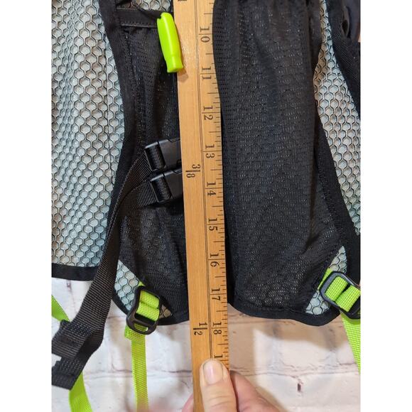 N NEVO RHINO Hydration Running Backpack Dark Gray with 2L Water Bladder NWT - Picture 10 of 12